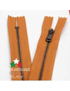 ZIP6276  ZIPPER IN BRUSHED METAL GUNMETAL 25CM 4.5 mm