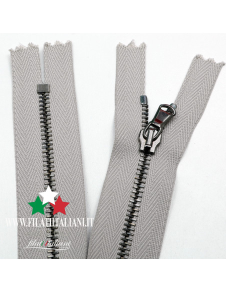 ZIP50025  ZIPPER IN BRUSHED METAL GUNMETAL 25CM 4.5 mm