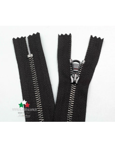 ZIP50031 ZIPPER IN BRUSHED METAL GUNMETAL 25CM 4.5 mm