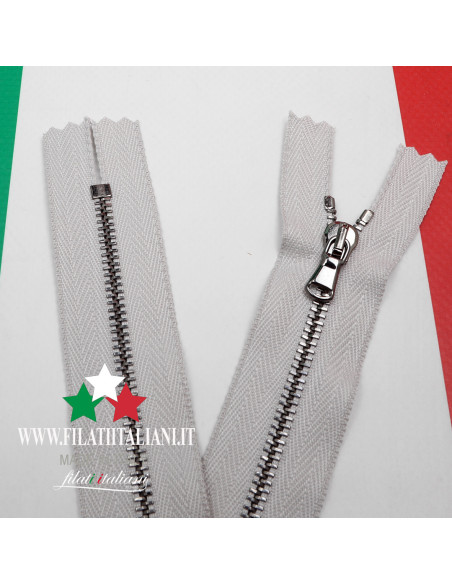 ZIP7900 ZIPPER IN BRUSHED METAL GUNMETAL 25CM 4.5 mm