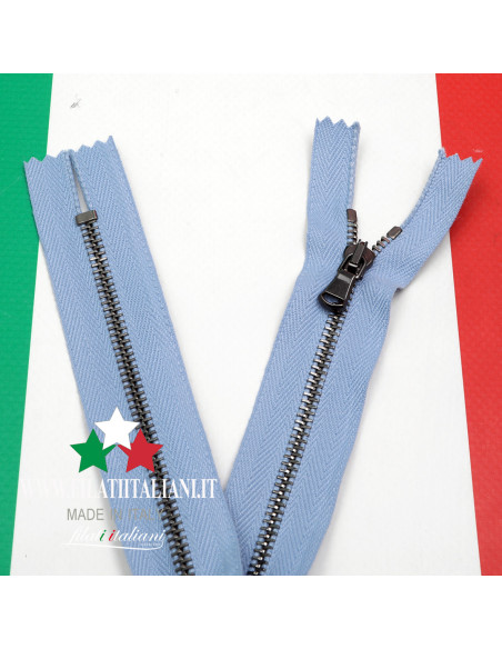 ZIP7902  ZIPPER IN BRUSHED METAL GUNMETAL 25CM 4.5 mm