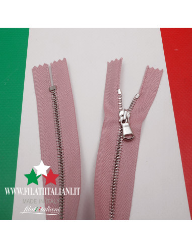 ZIP7895  ZIPPER IN BRUSHED METAL SILVER 25CM 4.5 mm