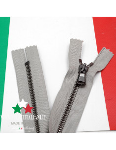 ZIP8658  ZIPPER IN BRUSHED METAL GUNMETAL 25CM 5.8 mm
